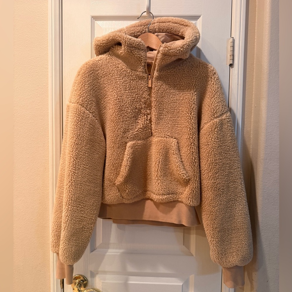 ALO Yoga Streetside Half Zip Sherpa Hoodie Jacket - Small, Camel